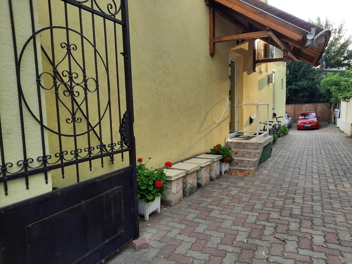Glória apartman Gyula Exterior foto
