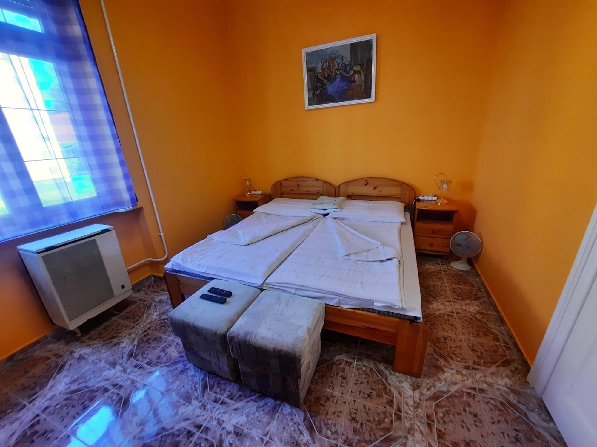 Glória apartman Gyula Exterior foto